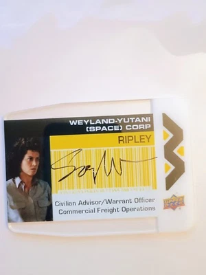 Official pix Autograph Sigourney Weaver 2018 UD Weyland Yutani Insert Card Wy-1 - Image 1 of 2