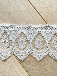 Ancien métrage de galon de dentelle / broderie - écru - 105cm - Picture 1 of 4