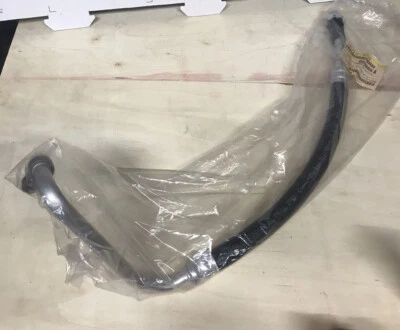 Оригинальный всасывающий шланг компрессора кондиционера Mitsubishi (7815A260) 2007-09 Galant ES, DE, SE - Изображение 1 из 4