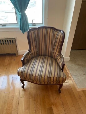 Pair of Ethan Allen French Provincial Bergère Chairs | USA made | Priced to sell - Image 1 of 4