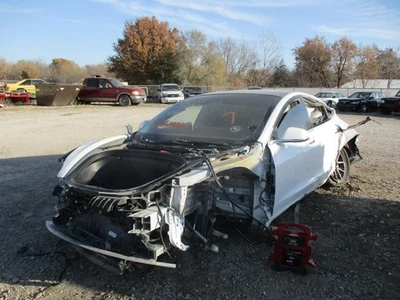 TESLA 3   2020 AC Compressor 1713472 - Image 1 of 4