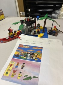 Vintage LEGO set 1788 Pirates Treasure Chest Near Complete