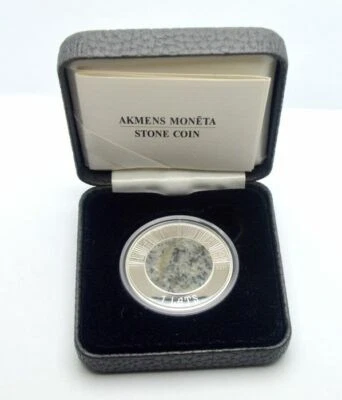 Latvia 2012 silver coin 1 lats STONE COIN (stone in middle of coin ) and box coa - Image 1 of 2