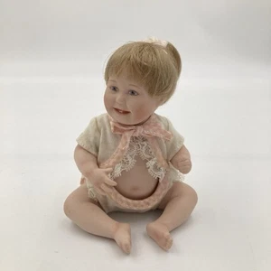 Ashton-Drake ‘Cute As A Button’ Porcelain Baby Doll 1990s So Truly Real - Picture 1 of 6