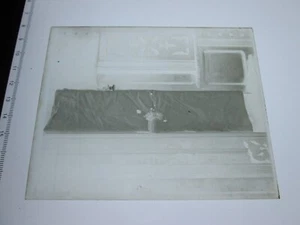 ONE EARLY 1900s ANTIQUE GLASS NEGATIVE, NEWPORT, ME, "MISC. PEOPLE #164 FLOWERS - Picture 1 of 1