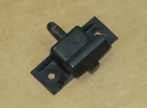 1984-1996 Corvette C4 OEM Targa Top Roof Storage Release Latch Great Condition - Foto 1 di 1