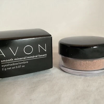 New Avon smooth mineral powder EyeShadow - Sandstone M101 .07oz - Image 1 of 4