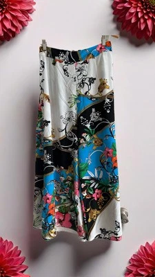 Pantalones florales de pierna ancha Thalia Sodi talla S Foto 1 de 4