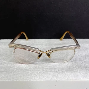 60er Jahre Katzenbrille Brillengestell Bausch & Lomb Aluminium & Gold 1/10 12K GF verziert - Bild 1 von 14