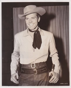 1960 Press Photo Actor Donald May stars in "Colt .45" TV Show on ABC - Picture 1 of 2