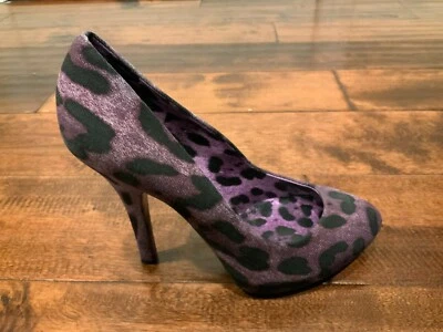 Tacones altos Dolce & Gabbana púrpura y negro con estampado animal, talla 8 (US), 38 (EUR) Foto 1 de 4
