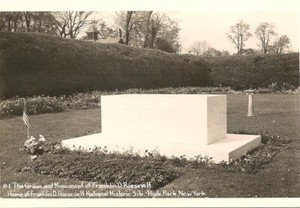 Lot of (4) Postcards of Franklin D. Roosevelt's Hyde Park in New York State....