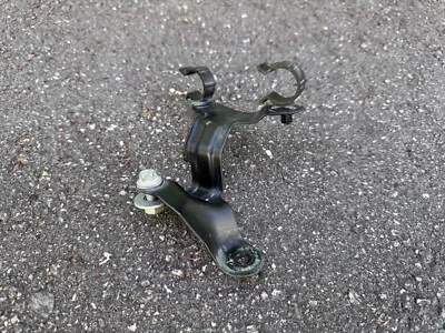 Soporte inferior de manguera de radiador Volvo S60 V60 CC XC70 XC60 2015-18 31338582 FABRICANTE DE EQUIPOS ORIGINALES Foto 1 de 4