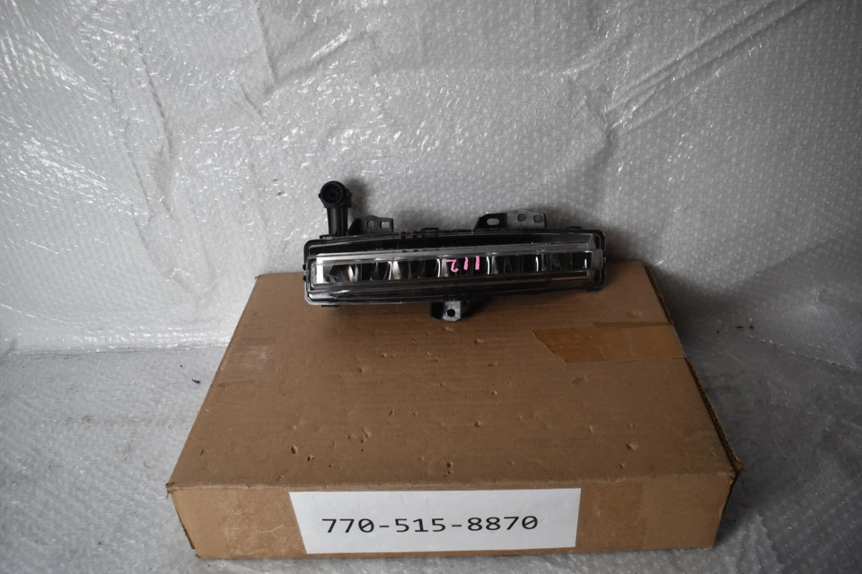 LAND ROVER RANGE ROVER HSE LUZ ANTINIEBLA LADO IZQUIERDO 2022-2024 OEM M8E2 15201 AC Foto 1 de 4