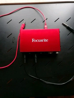 Focusrite Scarlett 2i2 - Bild 1 von 4