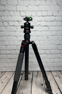 Trípode de cabeza esférica de fibra de carbono Neewer Desmond DCF-432 con pierna ajustable/desmontable Foto 1 de 4