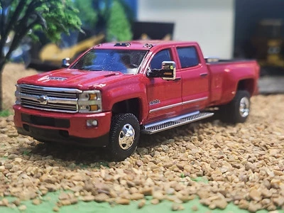 CUSTOM Greenlight 2018 Chevrolet Silverado 3500 HD TRUCK CHEVY DUALLY Ertl Farm - Image 1 of 4