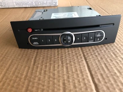poste autoradio-CD Renault LAGUNA 2 II  8200607909 - Photo 1/3