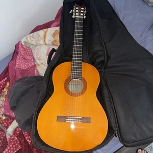 Yamaha GigMaker C40 Concert Classical Guitar + Peg And Zipper Carry Case - Picture 1 of 5
