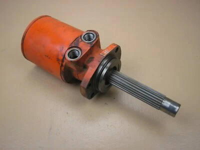 Case Ingersoll 448 446 444 4016 4018 4020 Tractor Hydraulic Drive Motor C14655 - Image 1 of 4
