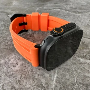 Cinturino orologio subacqueo gomma arancione per Apple Watch nero ultra titanio 49 mm - Foto 1 di 12