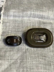 Vintage 2 einzigartige Bakelit Kunststoff Knöpfe zum Nähen 123-29 - Bild 1 von 7