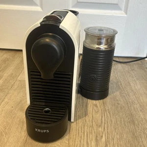 Máquina de café en cápsulas Krups Nespresso XN260 con espumador de leche Aeroccino - Funciona - Imagen 1 de 9