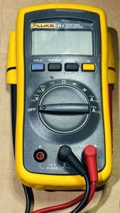 Voltmetro Multimetro Fluke 111 True RMS con cavi di prova - Ottimo - Foto 1 di 5