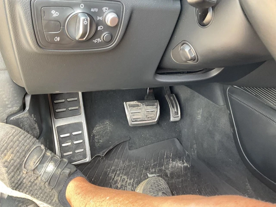 Driver Left Air Bag Front Driver Knee Fits 12-18 AUDI A6 2104328 Foto 1 de 1