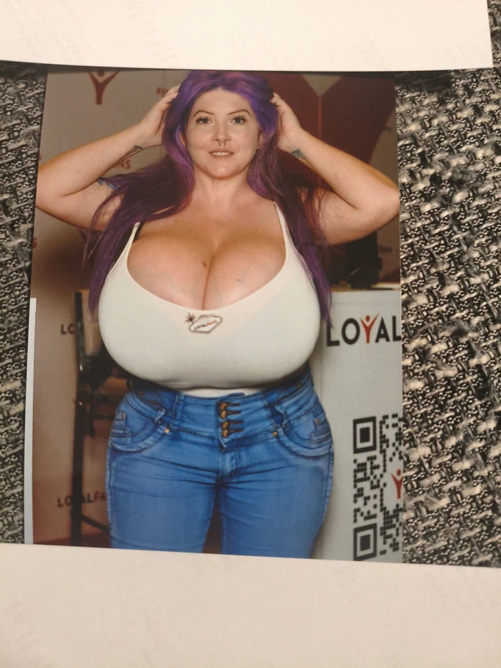 Foto AVN erotikmesse 10x15cm - Bild 1 von 1