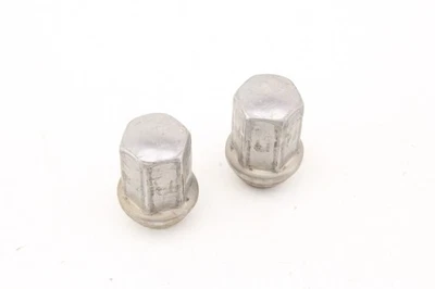 07-16 GMC Acadia PAR DE TUERCAS DE LLANTA DE ALEACIÓN CROMADA DELANTERAS O TRASERAS PLATEADAS OEM Foto 1 de 4