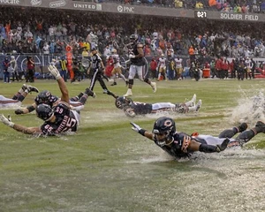 Foto de fútbol americano de la NFL Chicago Bears celebra después de una victoria 2022 8x10 - Imagen 1 de 1