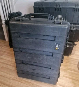 Massive Peli / Pelicase 1730 / Protector Case / Hard Case / Flight Case Wheeled - Picture 1 of 8