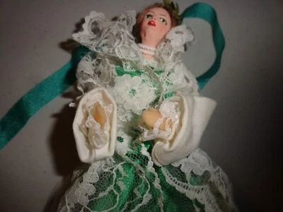Boneca feminina vintage feita à mão LALKI REGIONALNE 9" Spoedzielnia OTWOCK - Imagem 1 de 4