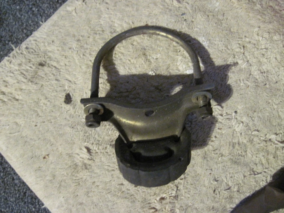 Soporte de escape Porsche 924 944 968 (gancho) Foto 1 de 1