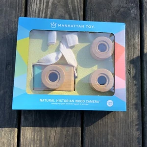 The Manhattan Toy Company-Natural Historian Wood Camera -12 Months+ New - Picture 1 of 4