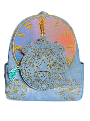 MINI MOCHILA DANIELLE NICOLE - CARRUAJE Y RELOJ CENICIENTA disney nueva con etiquetas Foto 1 de 4