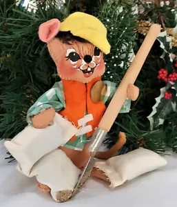 Annalee Maus mit Schaufel Sandsäcke 1993 - Bild 1 von 3