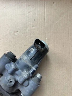 OEM 2016-20’Tesla Model X brembo rear  left & right parking break caliper - Image 1 of 4