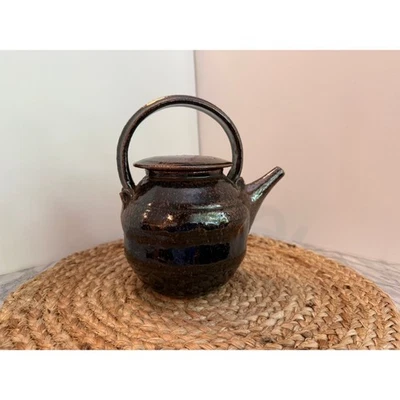 Tetera vintage de gres marrón estilo japonés, cerámica artística hecha a mano Foto 1 de 4