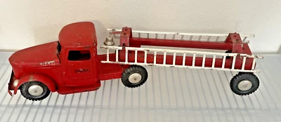 Camión escalera de bomberos Structo Diamond T años 40 50 acero prensado 26,5x6x6,5 VIDEO Foto 1 de 4