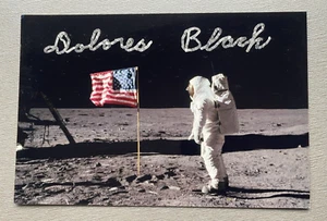DOLORES BLACK (†2015) Apollo 11 "American Flag" signed Foto 10x15 Autogramm - Picture 1 of 1