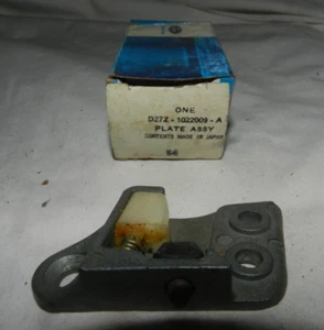 NOS Ford / MAZDA D27Z-1022009-A 1000 1200 1300 Striker LH Genuine Parts JAPAN - Picture 1 of 7