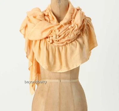 NUEVO Bufanda con volantes fruncidos Anthropologie Foto 1 de 3