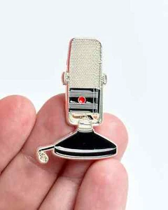 Pin esmalte de micrófono de la BBC de colección regalo de ingeniero de audio, RCA - Imagen 1 de 4