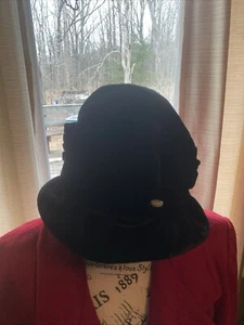 Liz Claiborne Soft Velvet Bucket Hat - Picture 1 of 3