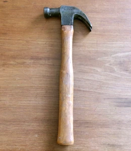 Vintage PLUMB Curved Claw Hammer ~ 1 Pound 4.8 Ounce w/Handle - Picture 1 of 11
