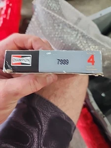Champion Double Platinum Spark Plugs 7989 Box Of 4 - Picture 1 of 2