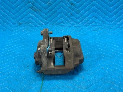 雷克萨斯 LX470 陆地巡洋舰前乘客制动卡钳带垫 1998 - 2001 年原始设备制造商 — 第 1/4 张图片