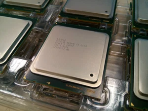 Intel Xeon E5-2670 SR0KX 8 Core w. H.T. 2,6 GHz / 3,3Ghz Turbo Socket 2011 20MB - Bild 1 von 1